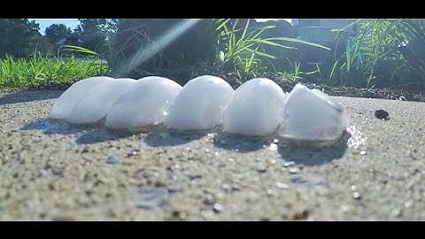 ice cubes melting time lapse