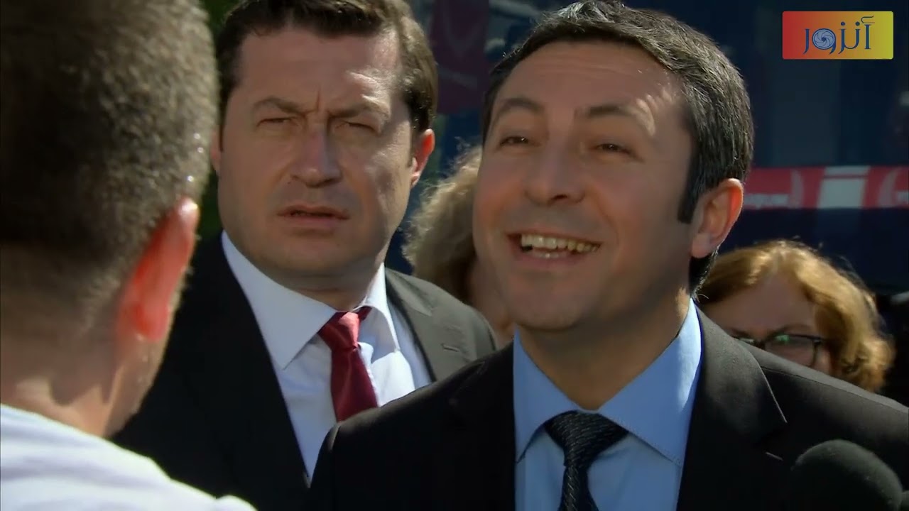 كارلوس عرف يوقف رئيس البلدية وكان بدو يحرق حالو - الفريق الأول 2