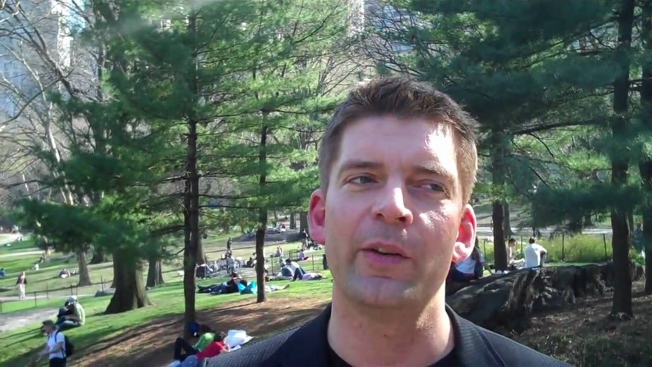 flipCam video 2 of 7: Matthias Pintscher on rehearsals with Thomas Hampson for CONTACT!