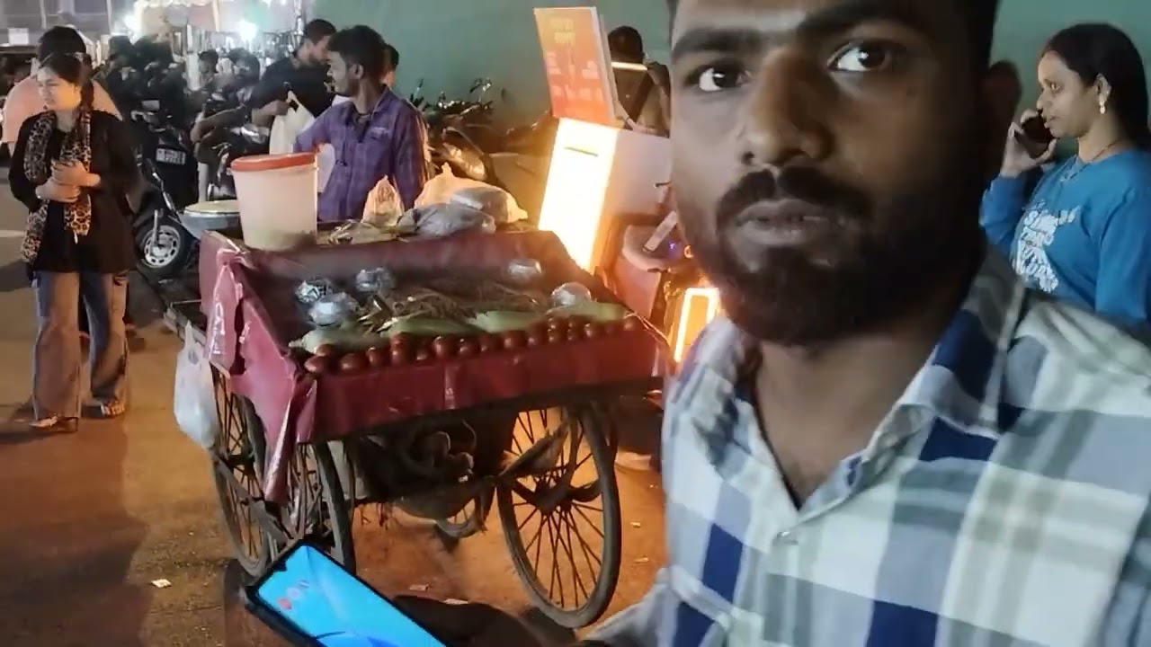 Linking Road Khar West street Market #street #mumbaistreetfood #linkingroadbandra #bandrawest