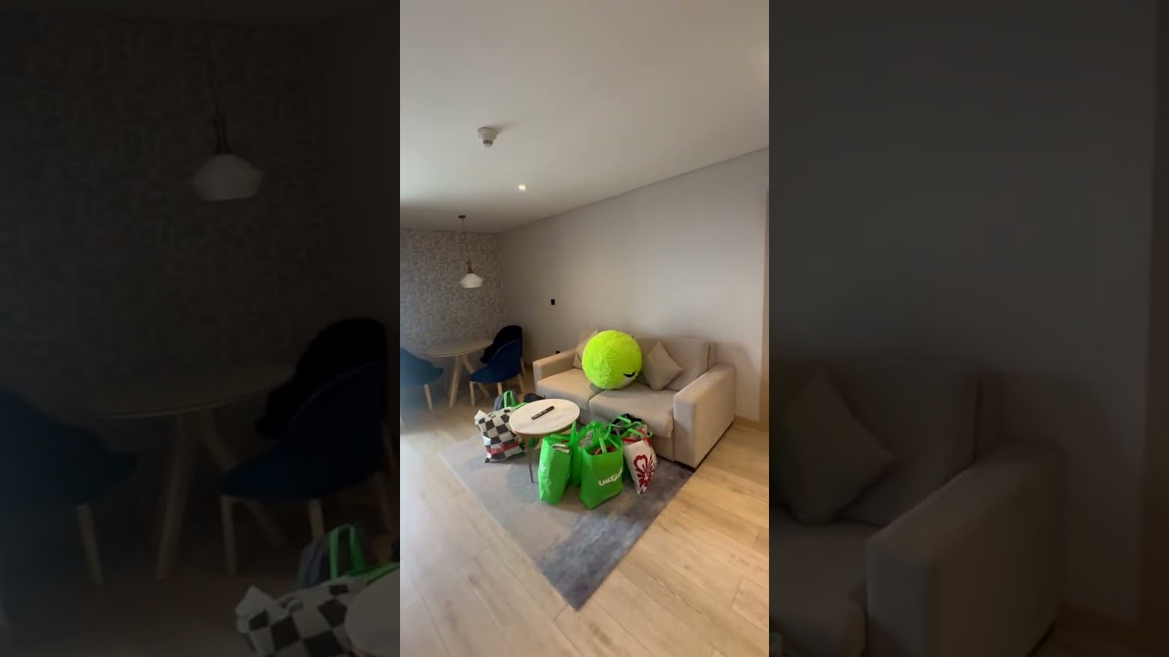 Обзор номера в отеле Radisson Blu Hotel & Resort, Abu Dhabi Corniche .2025