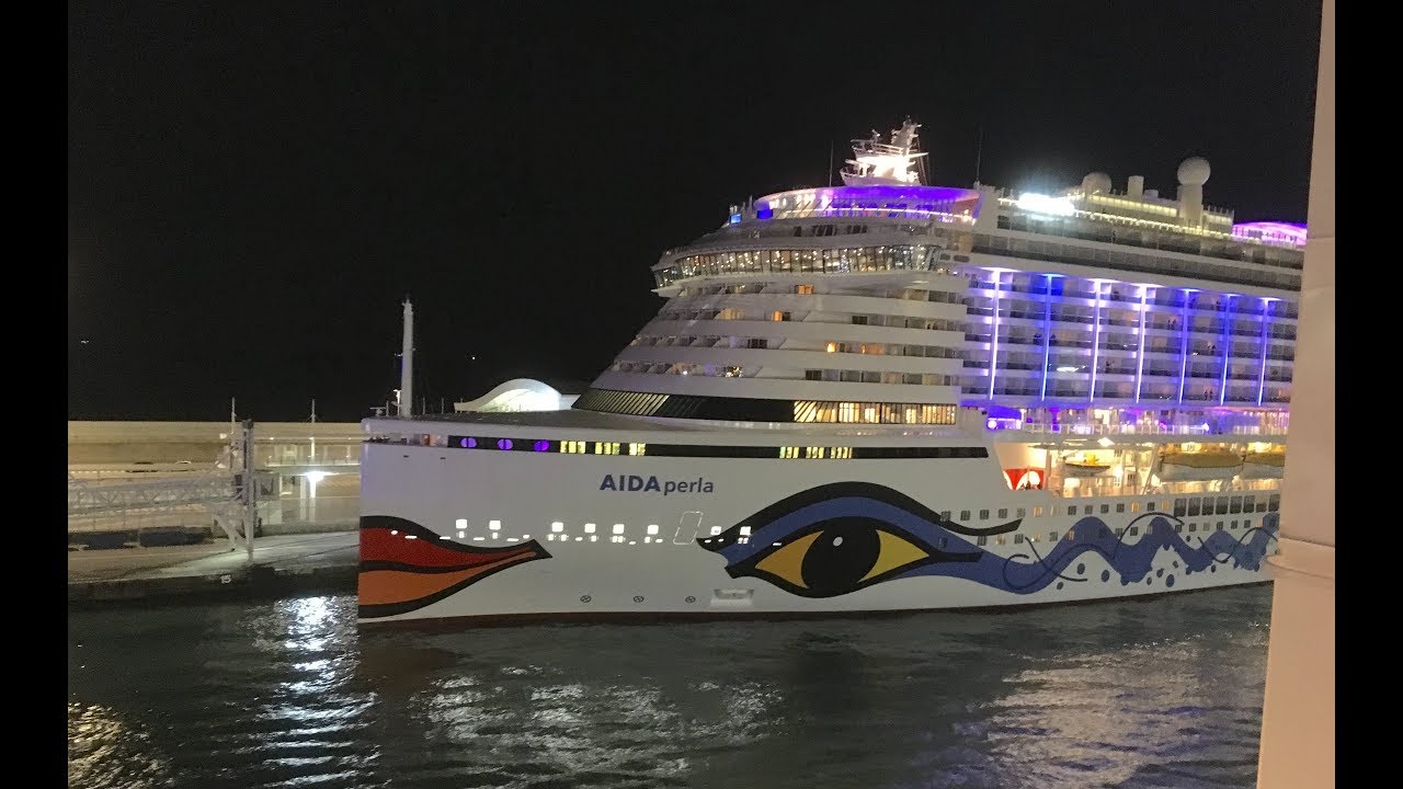 Loudest sail away ever?! (Christmas day!)