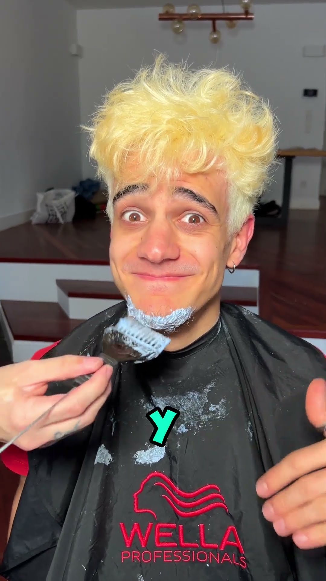 Mi CRUSH se TIÑE el PELO de COLOR ROJO! (Me engaña)
