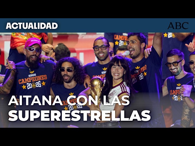 AITANA canta SUPERESTRELLA en la celebración del MUNDIAL en CIBELES
