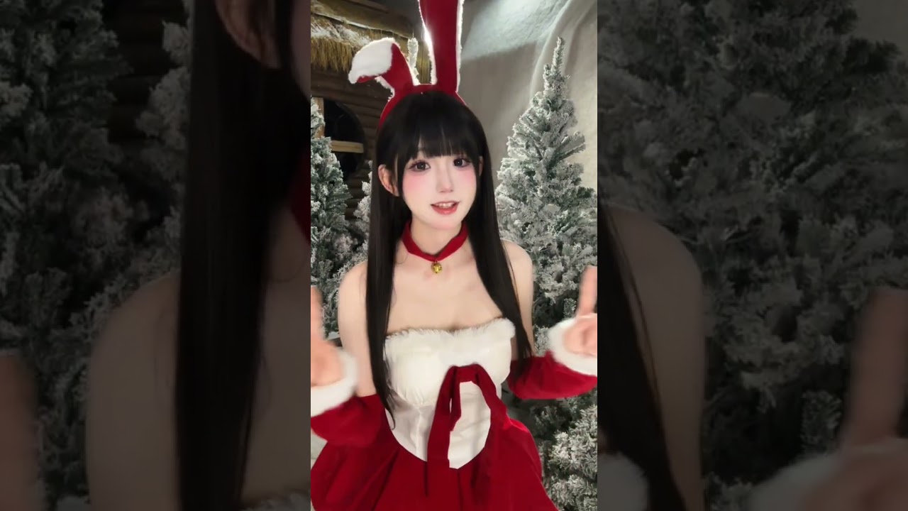 🎄✨ Dancing into the holiday season with festive joy and sparkle! ✨🎅 