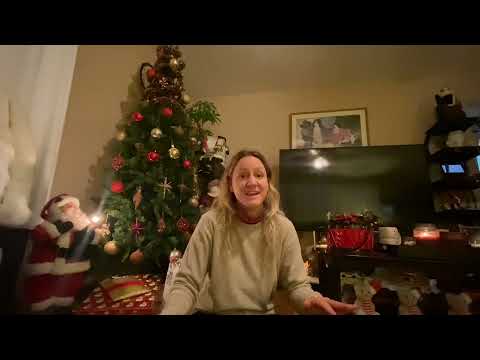 E13. “O Holy Night” / “I’ll Be Home For Christmas” — HOLIDAY TRADITIONS — Katy Mac Song Talks