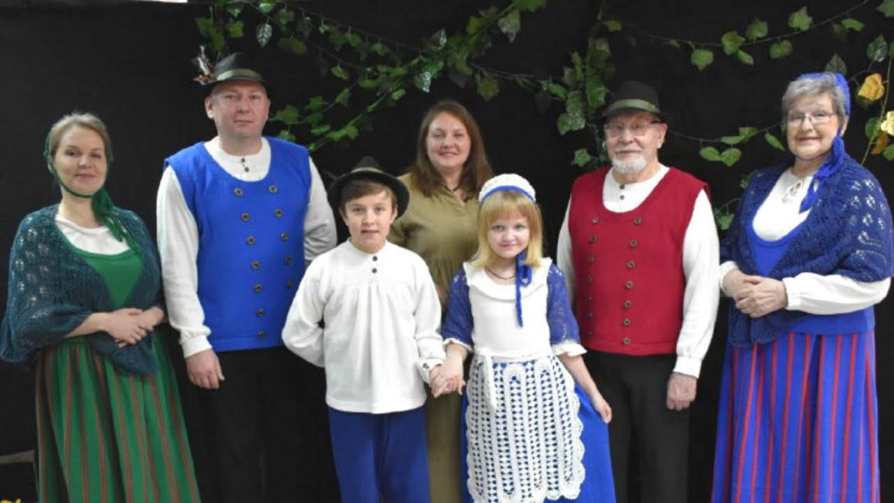 Национальная одежда поволжских немцев - YouTube