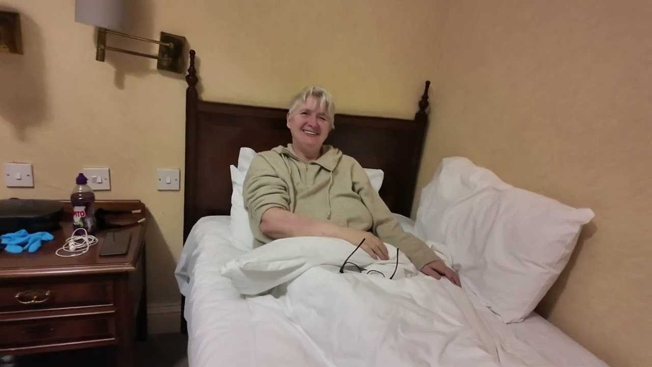 3 hour bus ride to Tesco & back, Dawn Retires as Captain films the Singer, then Breakfast #blackpool