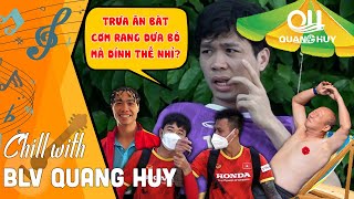 Những khoảnh khắc tấu hài nhất của ĐT Việt Nam: Công Phượng ăn vạ, ông Park cởi trần và hơn thế nữa!