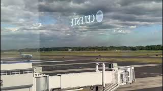 Santy g 678 aterriza en Guatemala