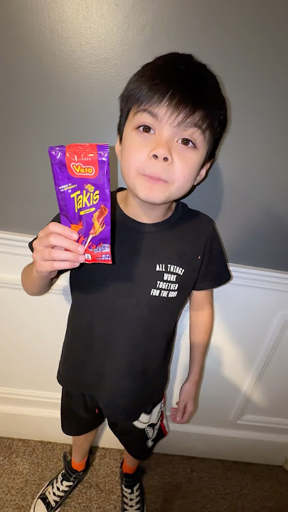 Download lagu Trying The New TAKI Lollipop!