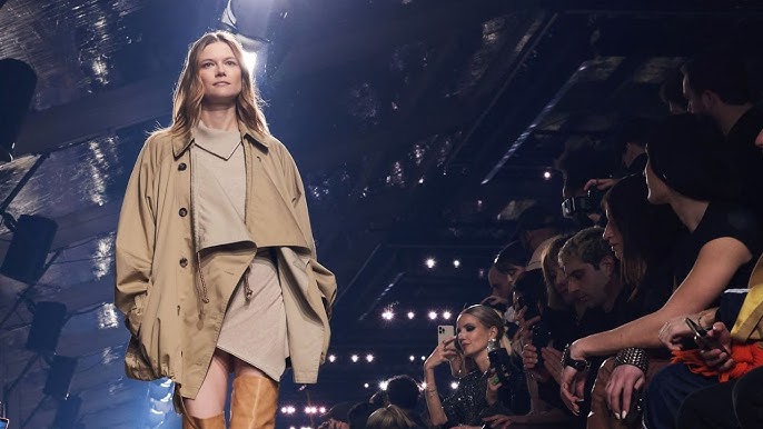 Louis Vuitton Ready To Wear Fall Winter 2023 Paris – NOWFASHION