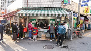 Process of Make Sweet Sugar Pancake /without a signboard in a traditional market Korean Street Food