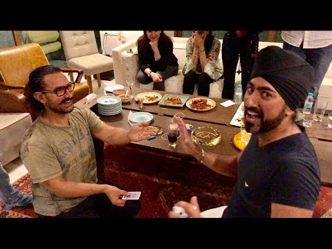 Aamir Khan Plays 2 Card Monte with Magic Singh