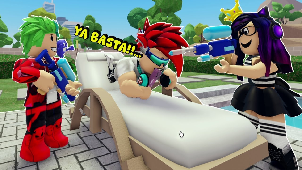 BROMA A PAPA | Lo MOJAMOS con PISTOLAS de AGUA en BERRY AVENUE | Kori