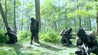 【Super-hot Movie】 Japanese special forces enter an ancient village, unaware of traps,being wiped out