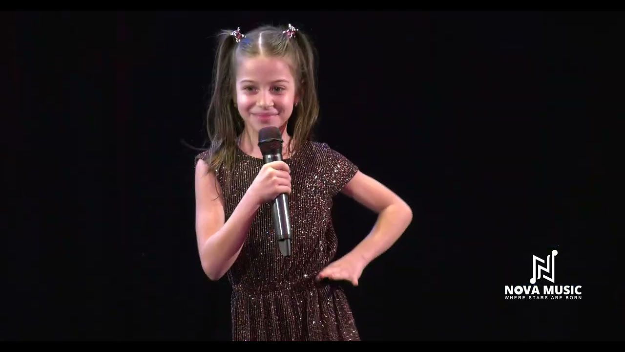 Ema Toderas - Am capul în nori ( Nova Music Christmas 2025 )