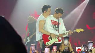 Download Lagu KEREN !!! Duet Main Gitar Ariel dan Lukman Lagu Topeng - Live Performance Noah  Konser Makassar 2022 MP3