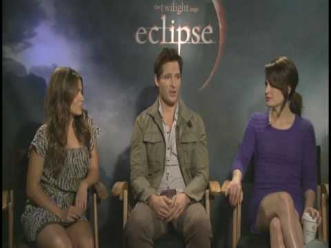 ECLIPSE Interviews with Robert Pattinson, Taylor Lautner, Kristen Stewart and more!