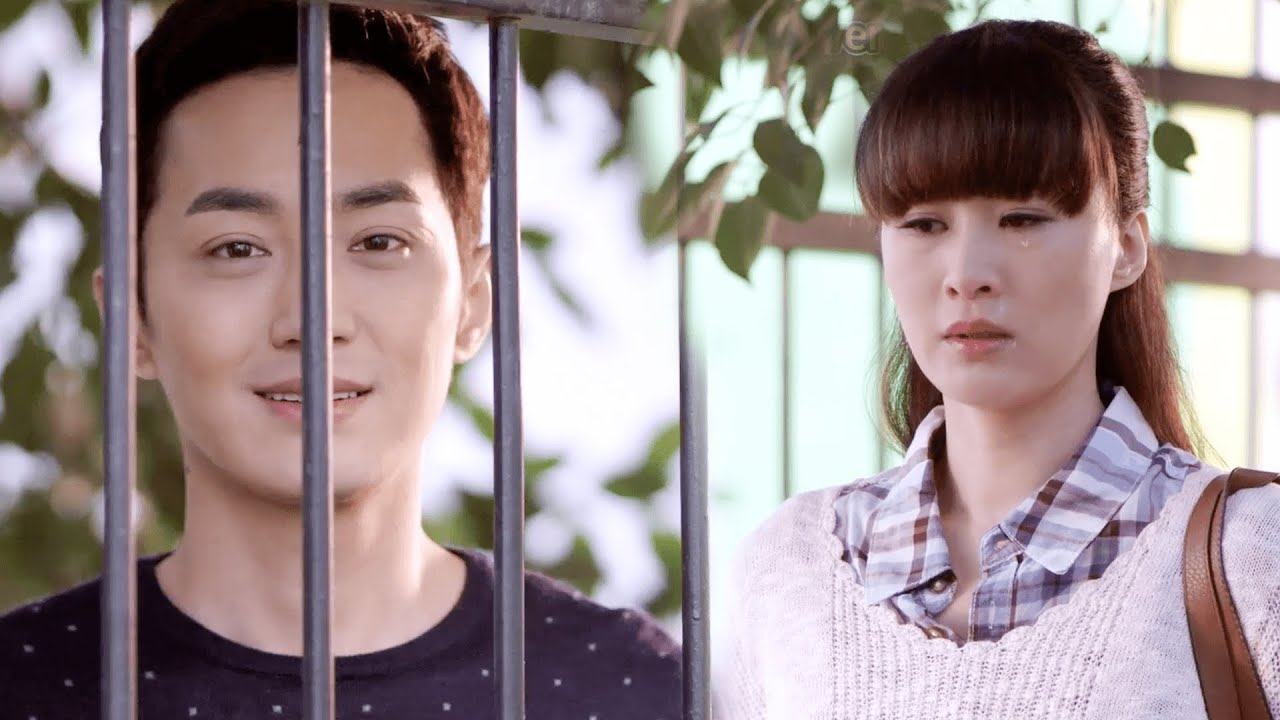 Через пять лет после развода он встретил бывшую женуи сломался, увидев маленькую девочку рядом с ней