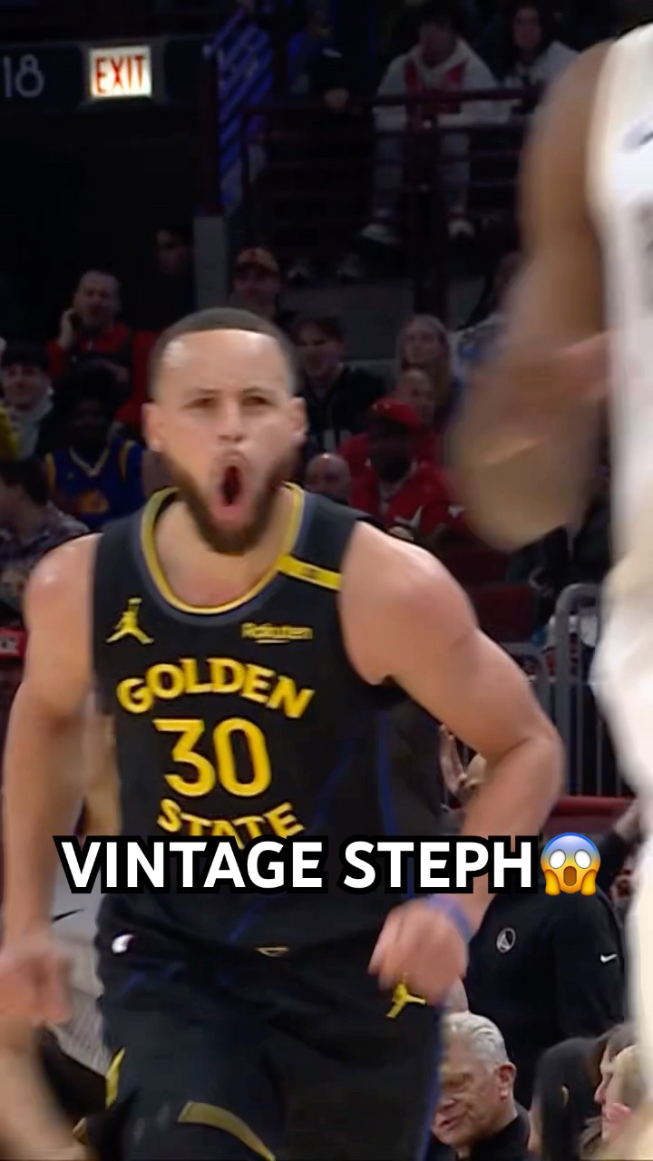 Steph Curry is going off!
