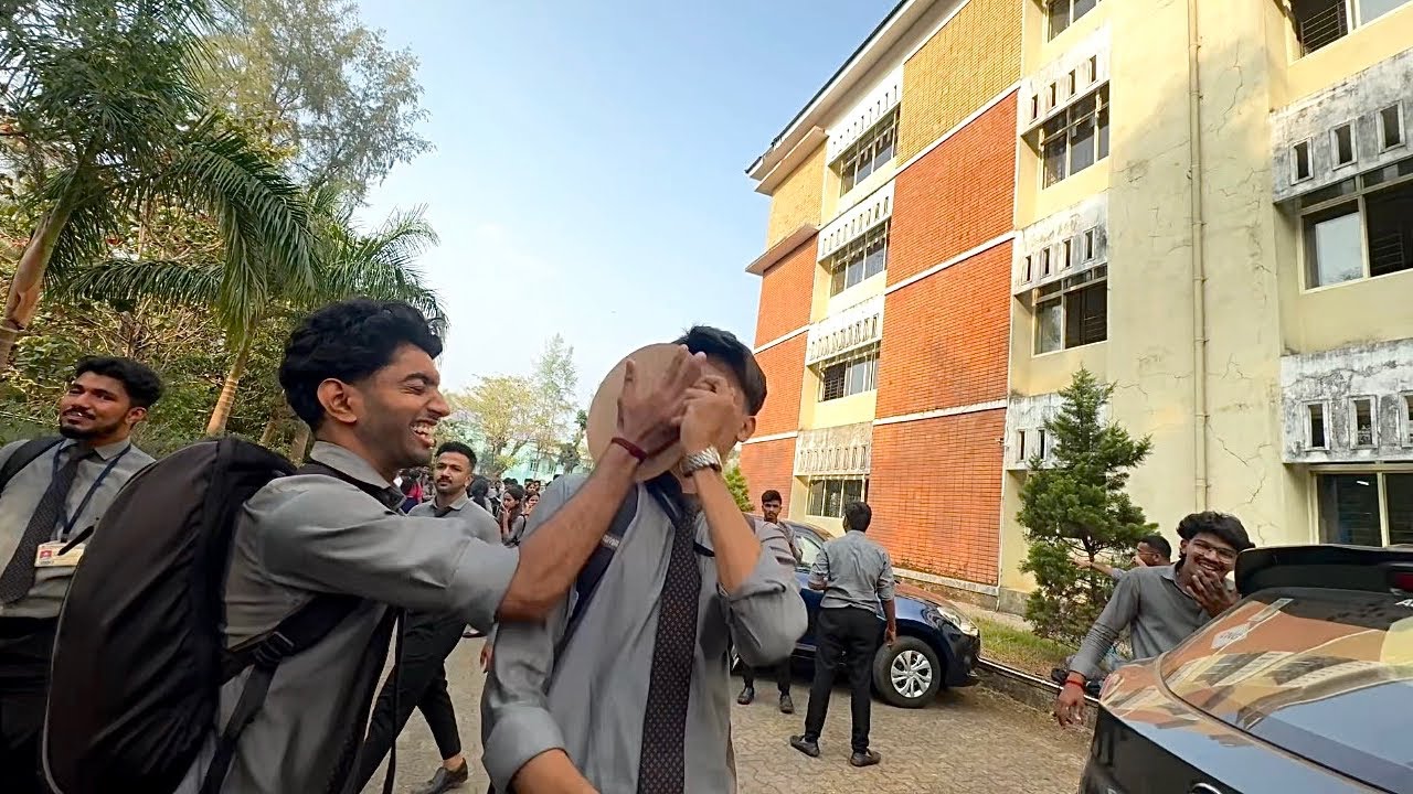 Cake cutting disaster 🤦🏻‍♂️😂