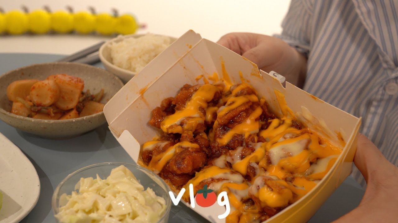 추위보다 무서운 입터짐 / 맘스터치 핫싸이순살 치밥 + 요아정 / 미역불닭볶음탕면, 제육볶음, 브런치 한상, 고추부각