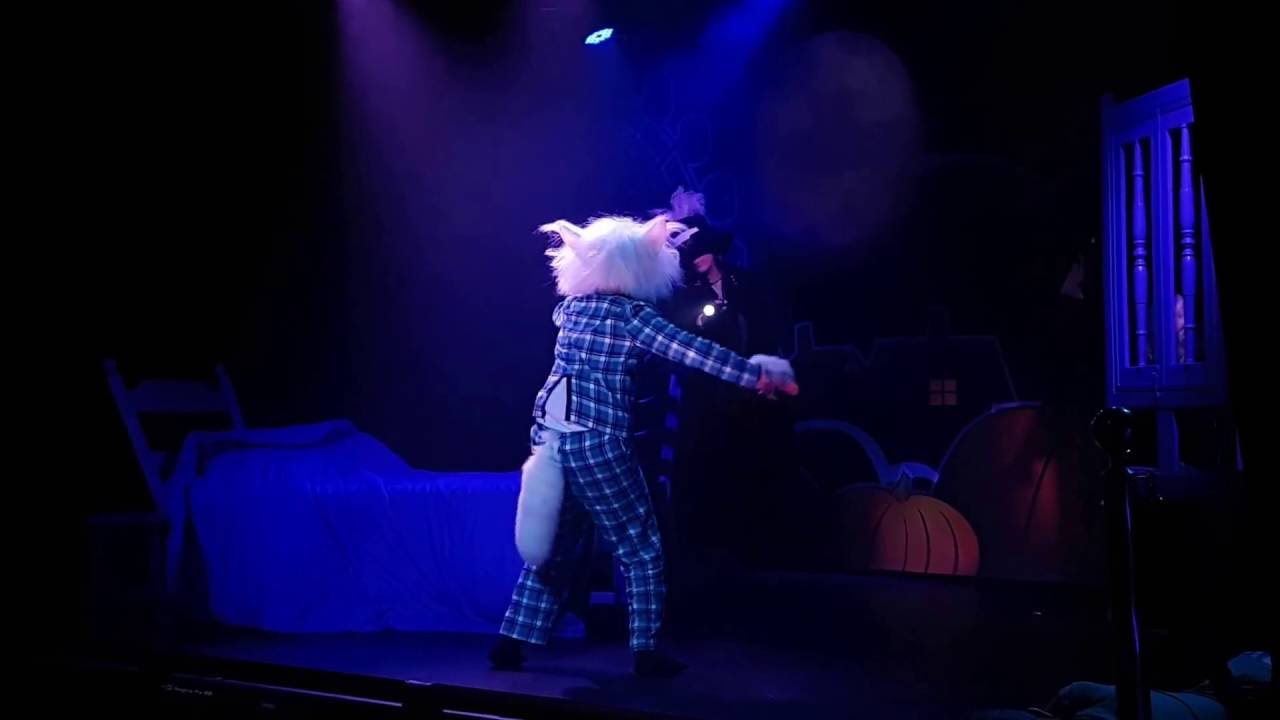 Julianatoren Halloween - Dolfje Weerwolfje show