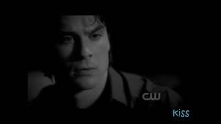 Потъвам в дълбокотo - Damon & Elena