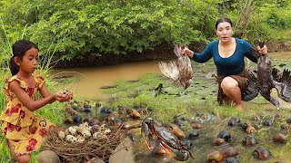 Top survival skills- Catch duck with crab & egg quail for food-Cooking duck spicy +4food of survival