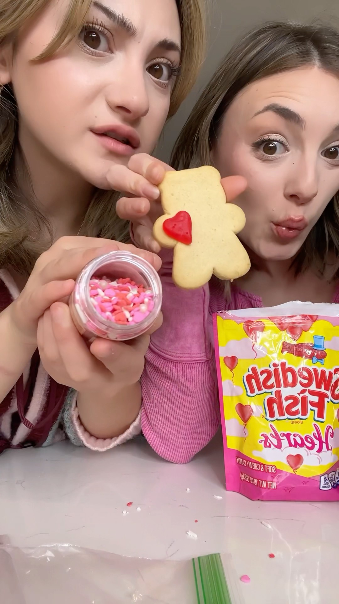 Red vs Pink valentines cookie competition!! ❤️?❤️ #valentinesday #challenge