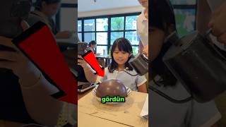 Bu Tatlı Kızı Şaşkına Çevirdi