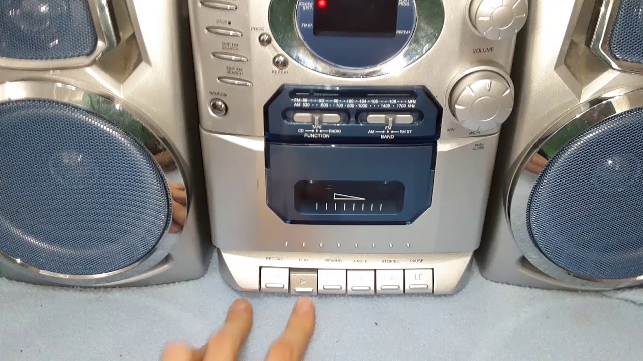 Testing the cassette player on my Durabrand CD-1493 - YouTube