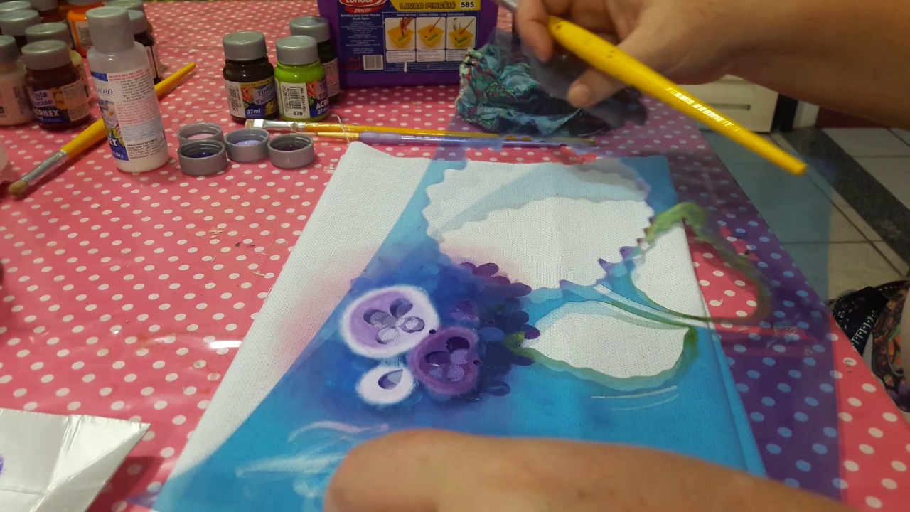 Pintura com stencil  (Hortênsia)