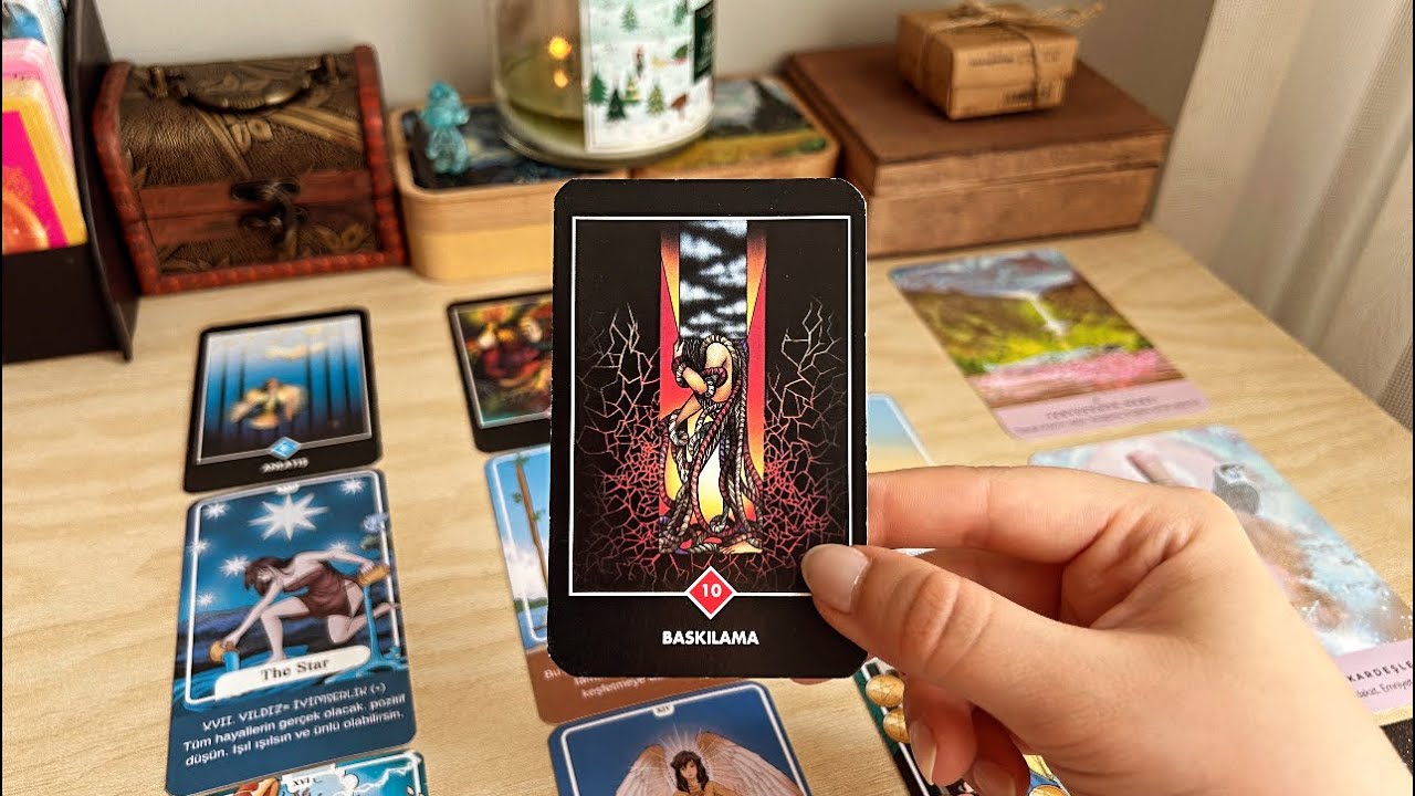 ❤️SANA GİZLİ HİSLER BESLEYEN BİRİ VAR‼️😳 Tarot Okuması