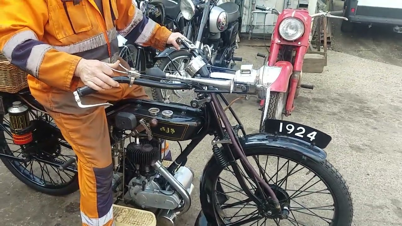 1924 AJS Model B5 350cc at Andy Tiernans 