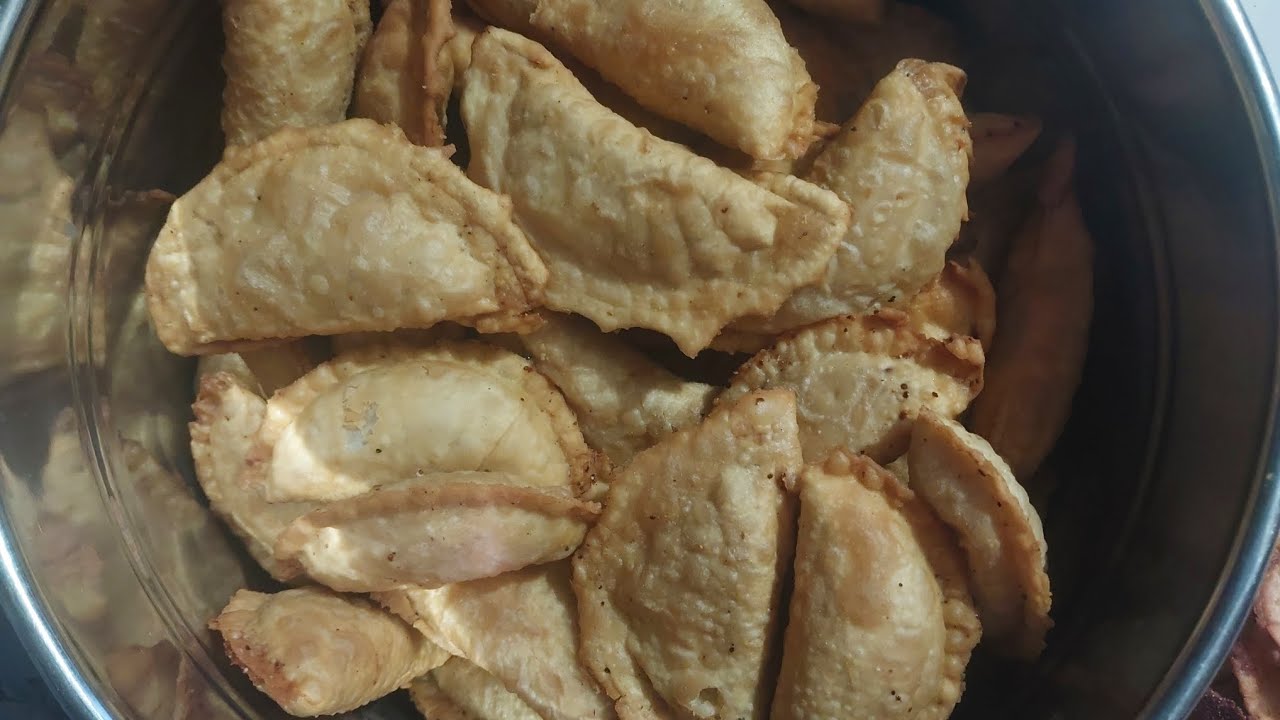 కరకరలాడే కజ్జికాయలు😋