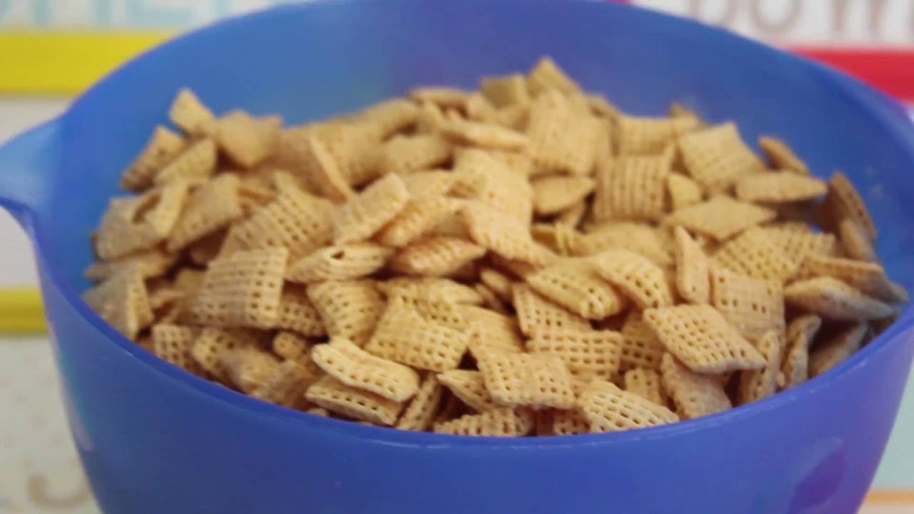 Sweet & salty chex mix RECIPE - YouTube