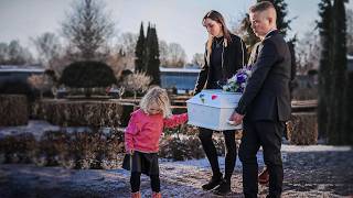 Troels Bar Sin Søn Ud Fra Kirken Valdemar Blev Ikke To År