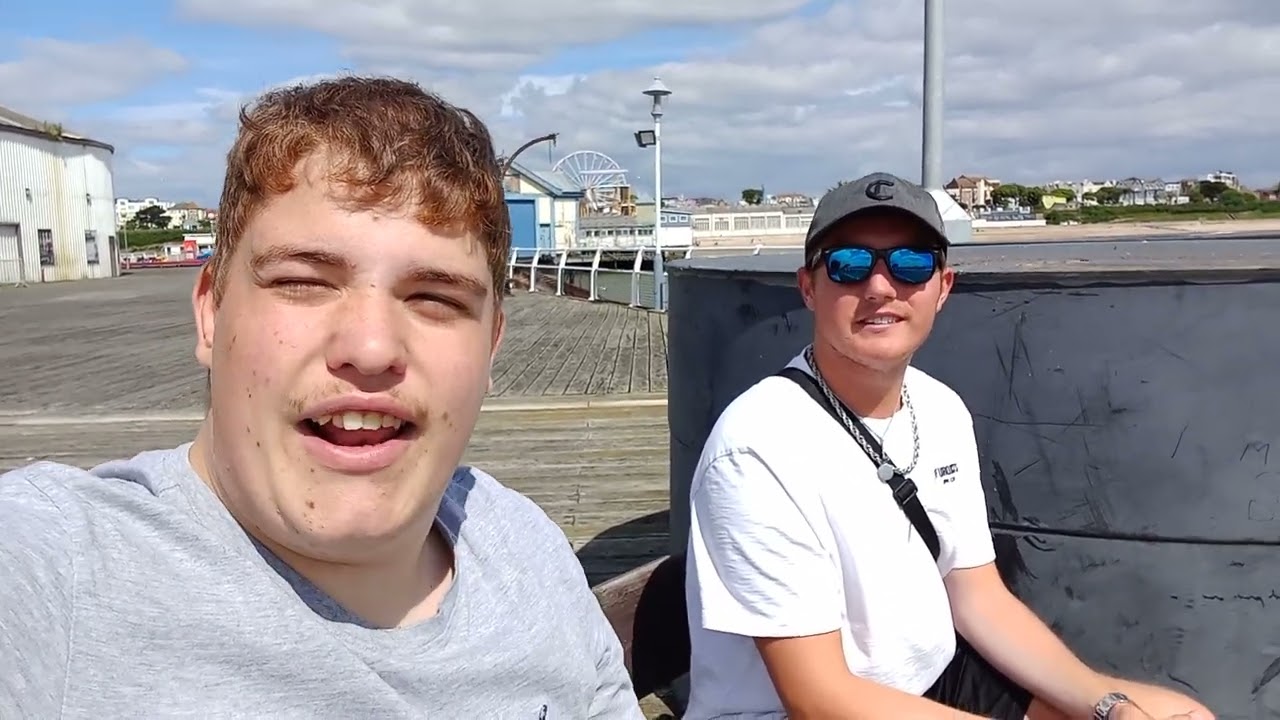 Chilling at the pier with Richie Rich