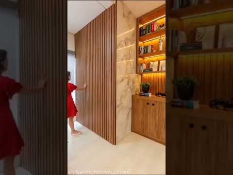 Video: Kabin Bilik Mandi dengan Pintu Mirrored Sleek yang Membuka Ke Atas