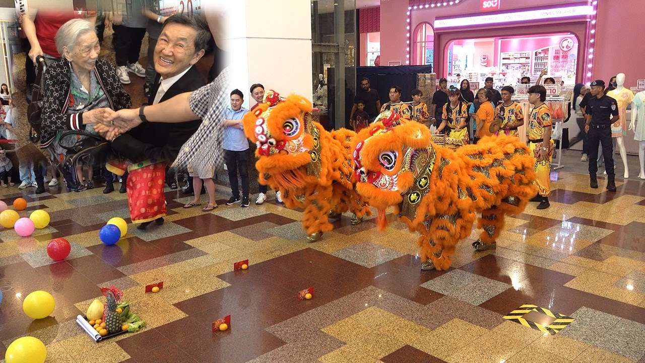 Surprise VIP visit during Top Toy Grand Opening with Lion Dance by Kyun Ngai @ Berjaya Times Square