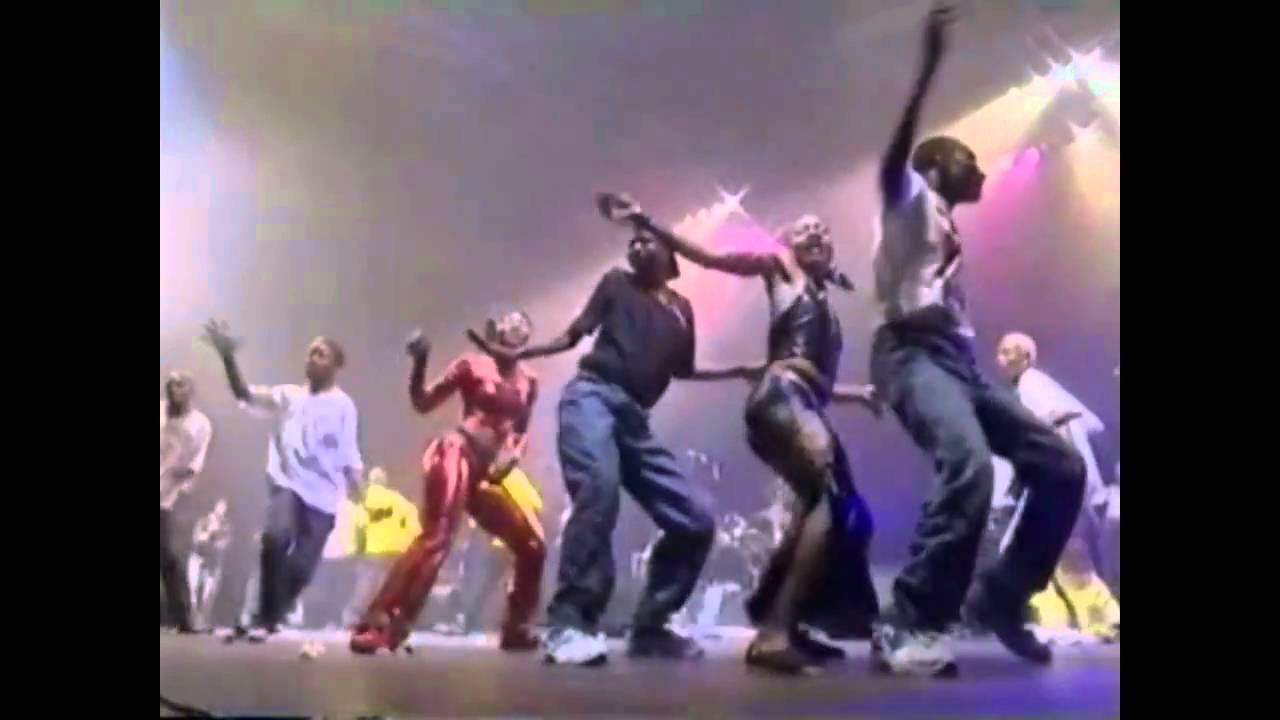 King kester - Entree de Eder Womo (Eder Meita Uomo) - L'inventeur de la dance 