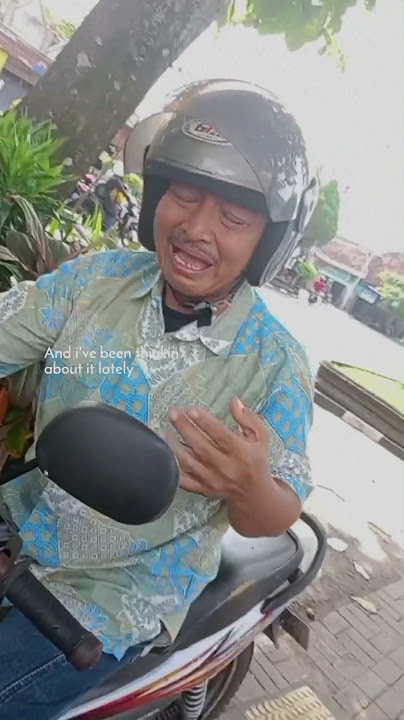Viral bapak bapak menangis sehabis dibentak dan diusir dari acara wisuda anaknya #shorts #viral