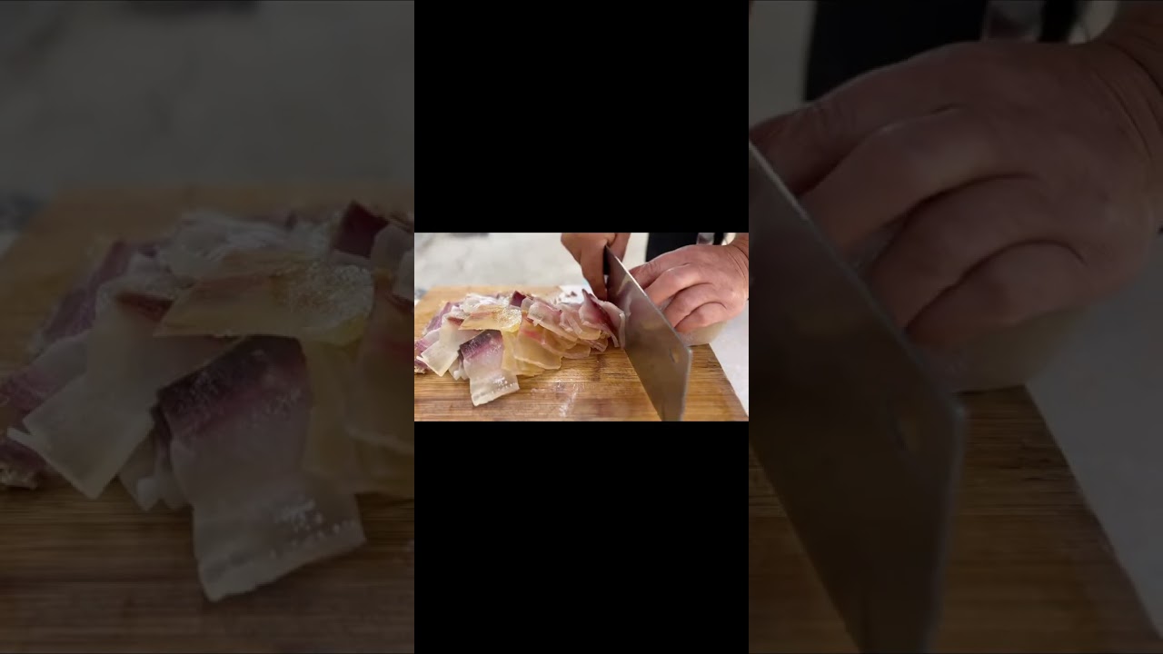 五一哥哥嫂子都回来了，妈妈做了一锅腊肉洋芋焖饭，味道嘎嘎香#五一小长假你回家了吗 #抖音记录农村生活 #洋芋焖饭 #农村生活 #人间烟火 @DOU+上热门🔥