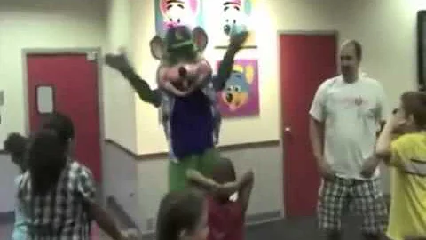 Chuck e Cheese Party Rock Music Video (Alvin and t...