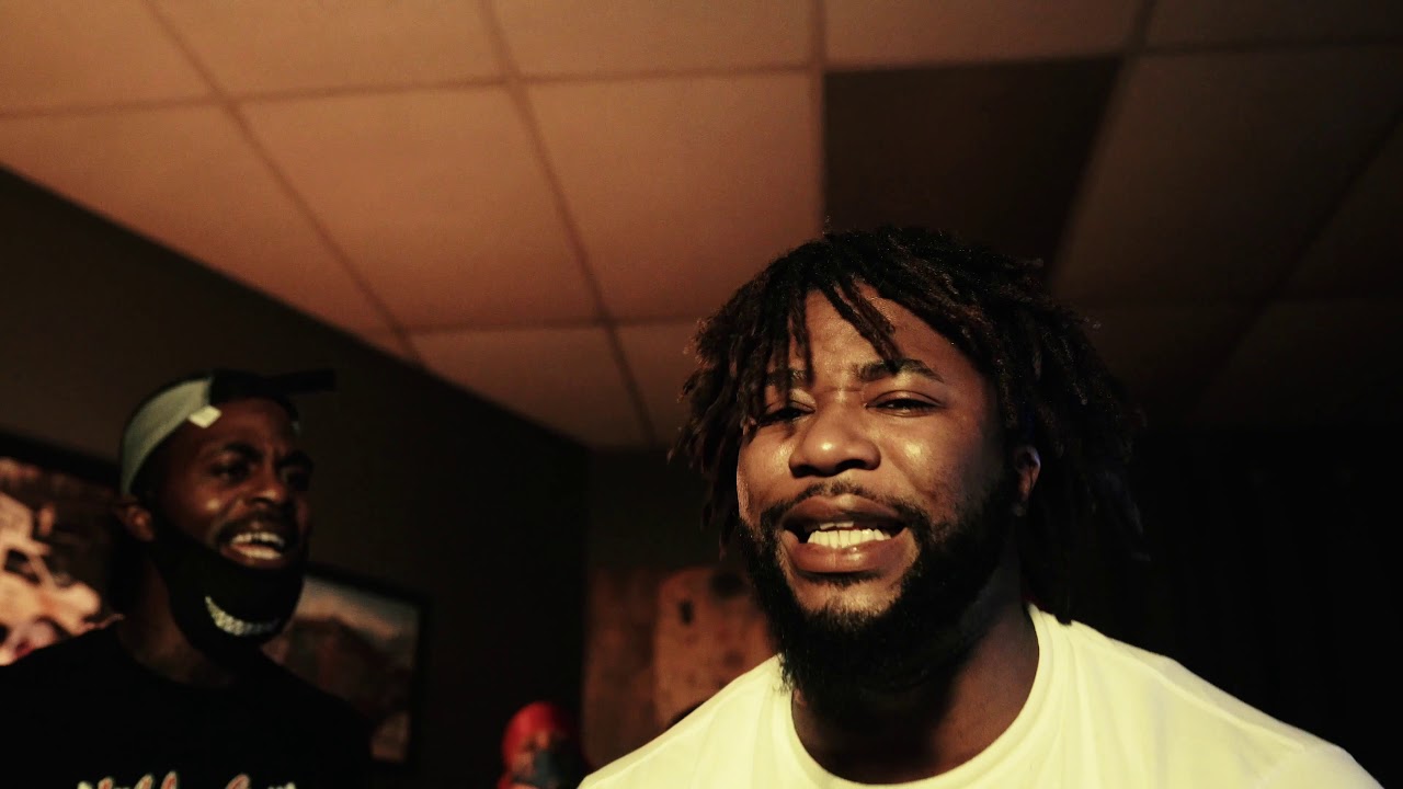 Whiiteboy feat. Big Moose - “Sticks & Nanas” (4K)