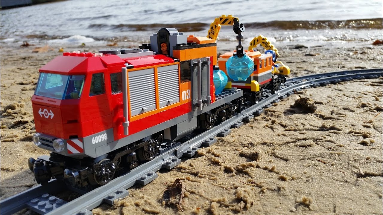 Lego Train on the beach 🚂🚃🚃🚃 Beach Expedition Lego Train - (Werbung ...