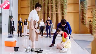 【Full Movie】心機女欺負女孩把麵條倒她頭上，殊不知她是總裁未婚妻，霸氣護妻💗中國電視劇