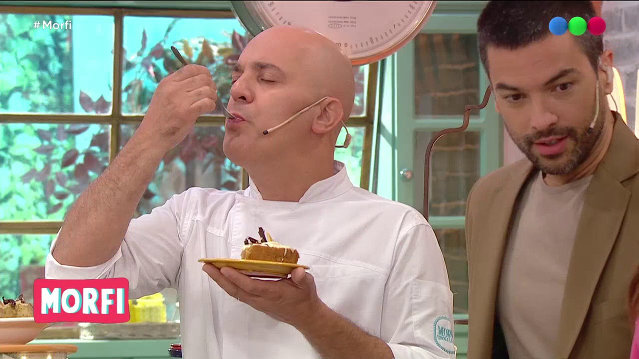 Espectacular tarta de banana con relleno de caramelo - Morfi